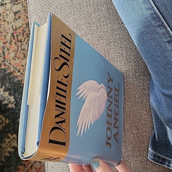 Danielle Steel Johnny Angel hardcover book - Picture 3 of 5